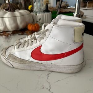 NIKE men’s 14 vintage high top leather sneakers, Pre Owned